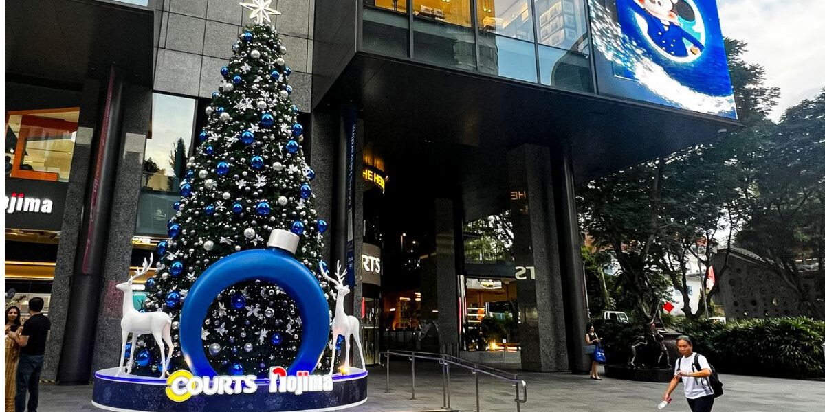 (Courts Christmas tree at The Heeren) Heading